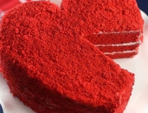 کیک مخملی قرمز ، یادآور یک عاشقانه دوست داشتنی